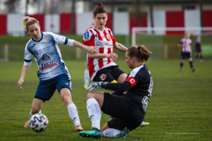 16 jest ćwierćfinał Pucharu Polski kobiet w piłce nożnej: Tarnovia - Czarni Sosnowiec